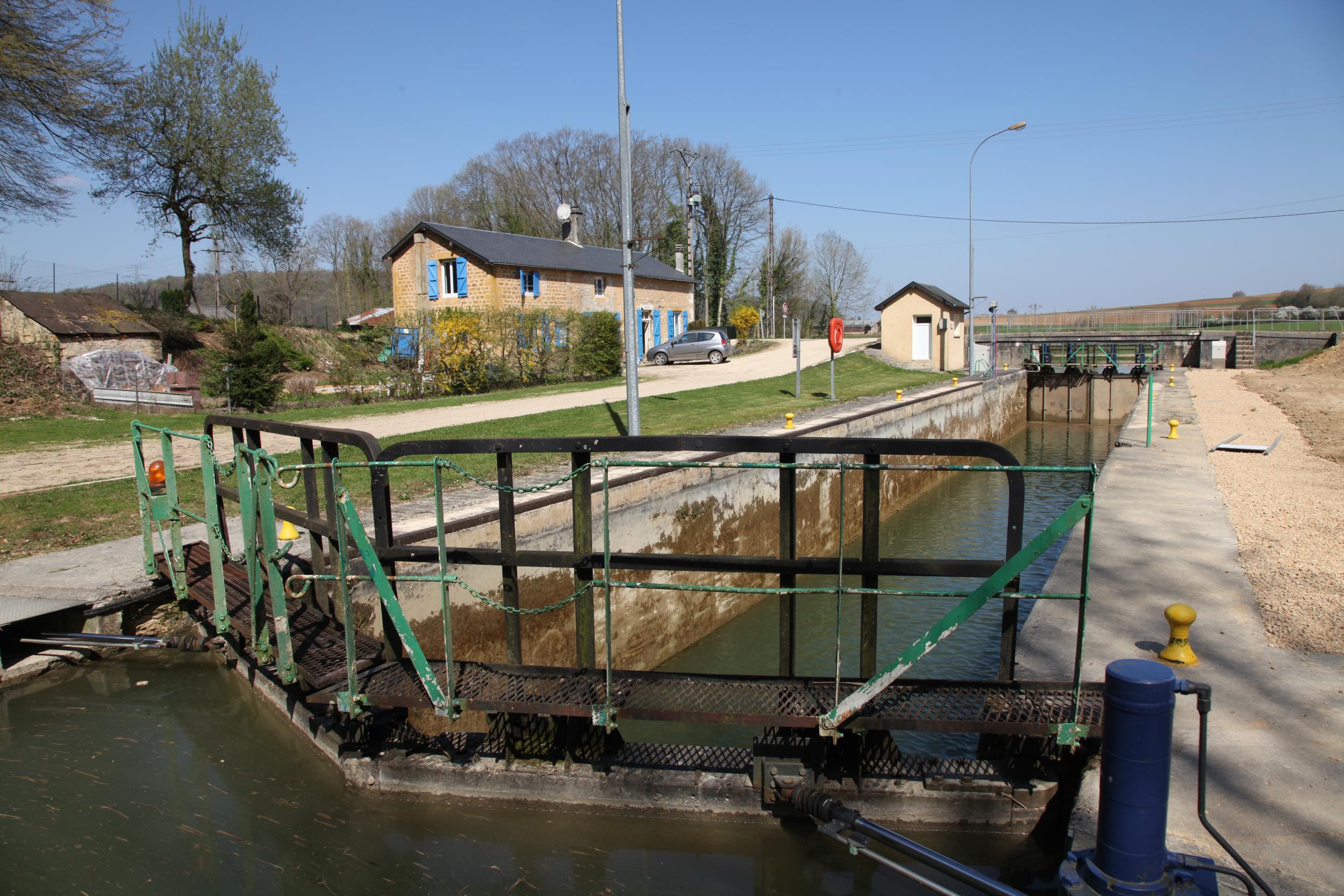 Sluis 4 Saint Aignan Binnenvaart in Beeld